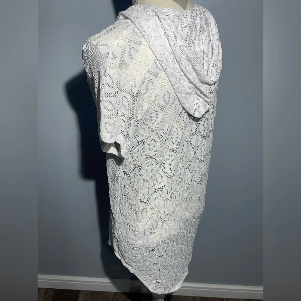 Jordan Taylor White Lace Hooded Cover-Up - Picture 3 of 12